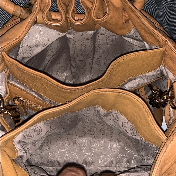 Authentic Michael Kors purse - Picture 2 of 5